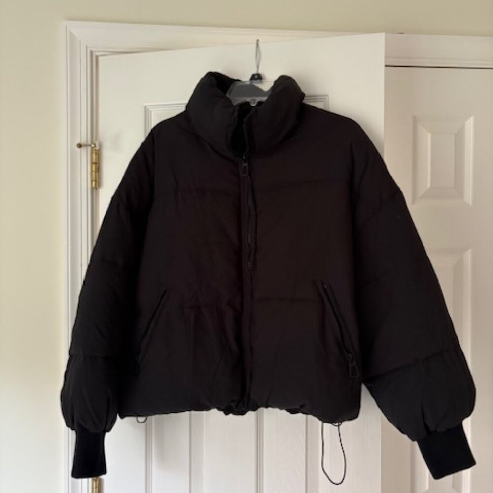 Black Puffy Winter Jacket – Size Medium, Adjustable Waist, Worn Once